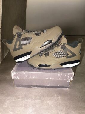 Men's Neutral-Tone Athletic Sneakers - Taupe/Grey
